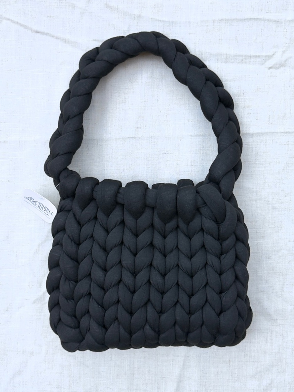 Chunky Hand-knit puffy yarn shoulder bag